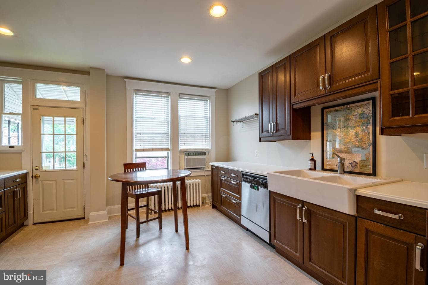1323 W 41st Street photo 6