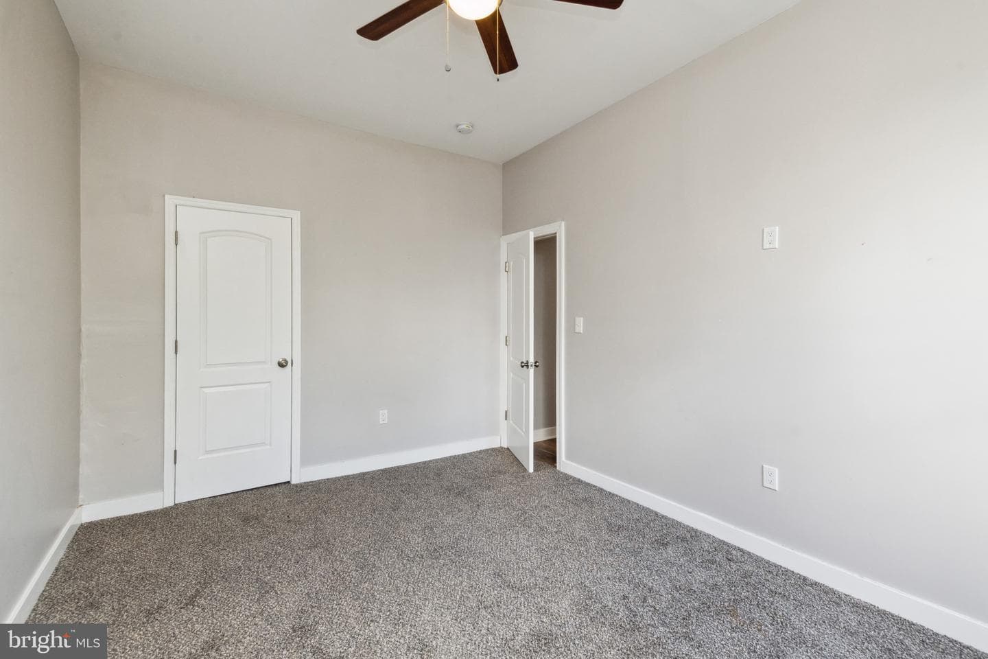 2103 Poplar Grove Street photo 17