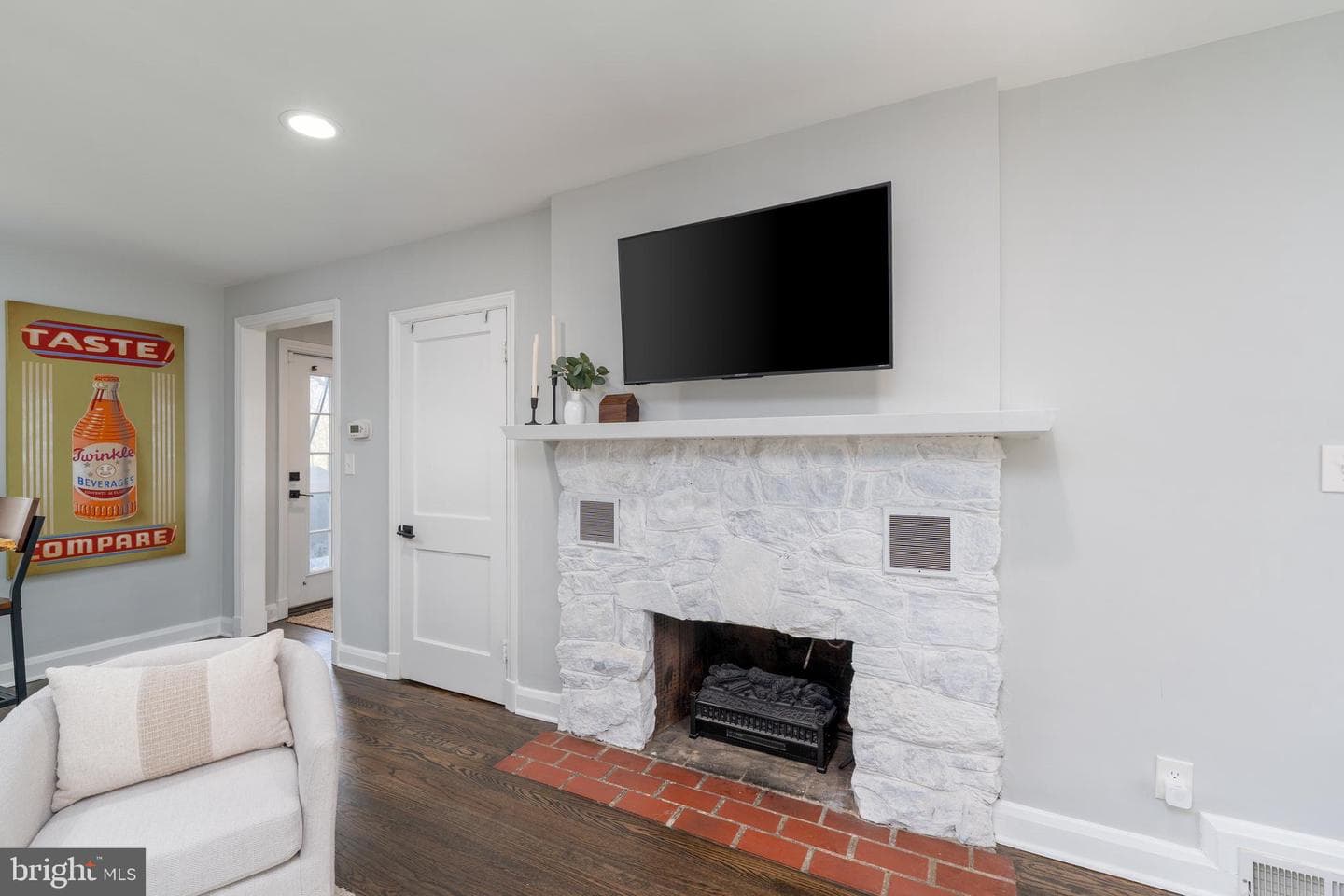 1609 W Rogers Avenue W photo 11