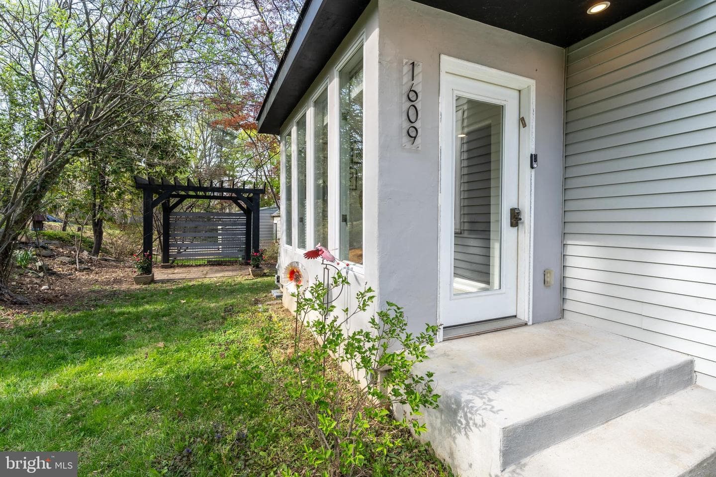 1609 W Rogers Avenue W photo 2