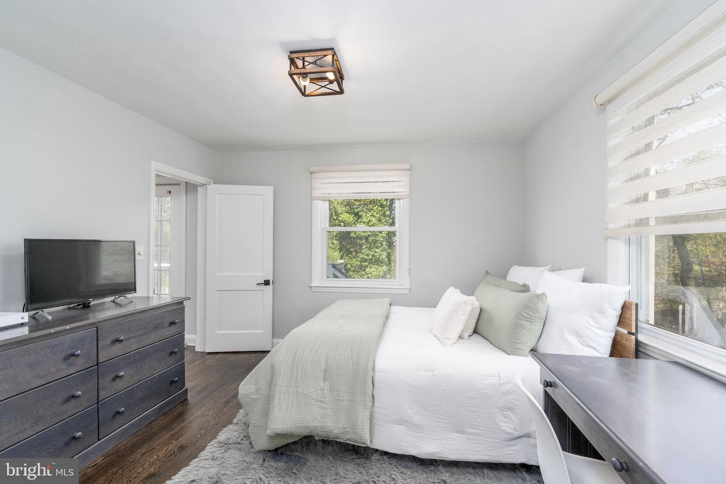 1609 W Rogers Avenue W photo 25