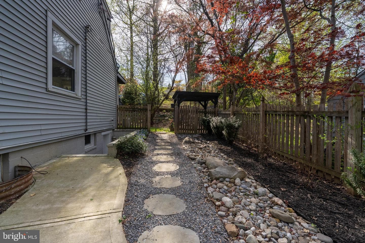1609 W Rogers Avenue W photo 3