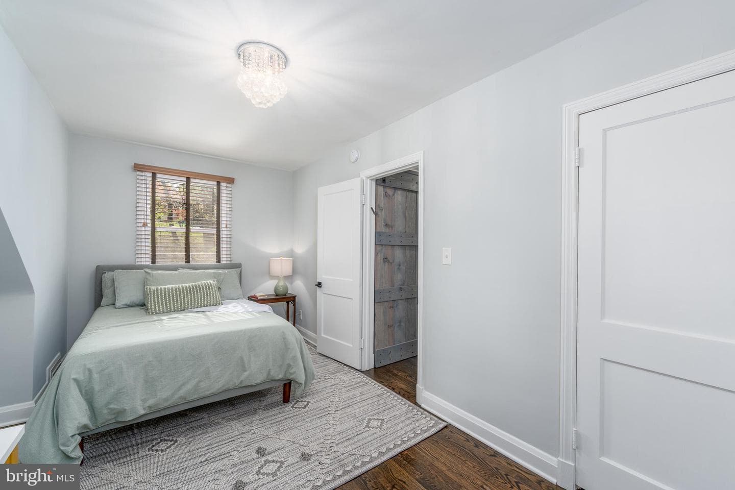 1609 W Rogers Avenue W photo 32