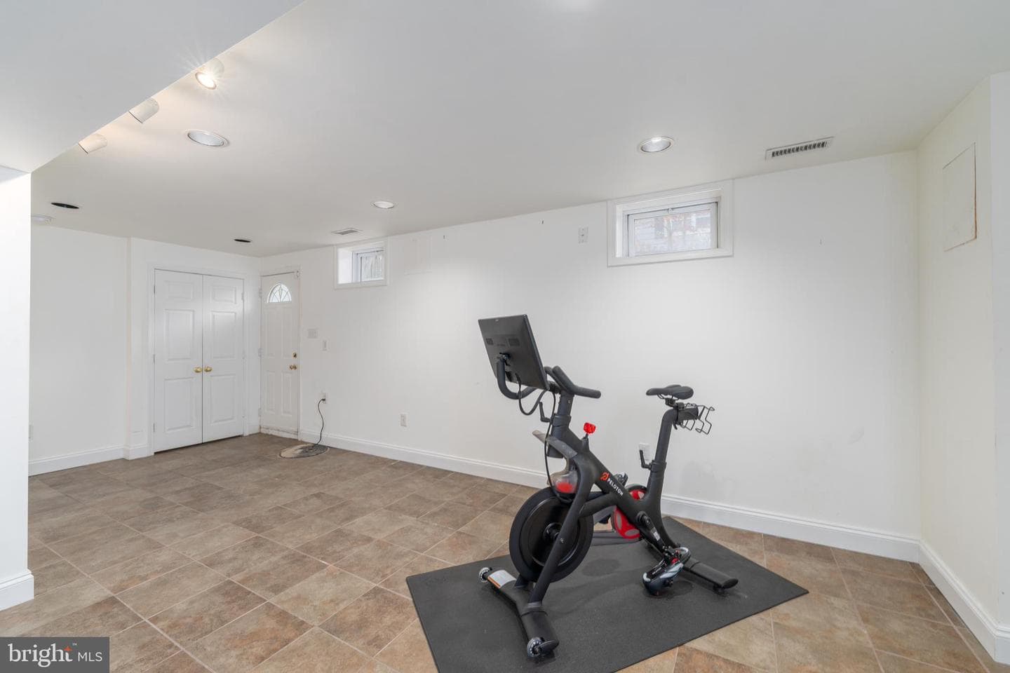 1609 W Rogers Avenue W photo 38