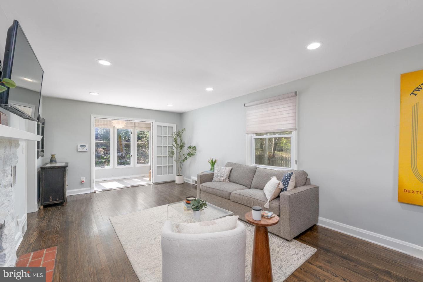 1609 W Rogers Avenue W photo 8