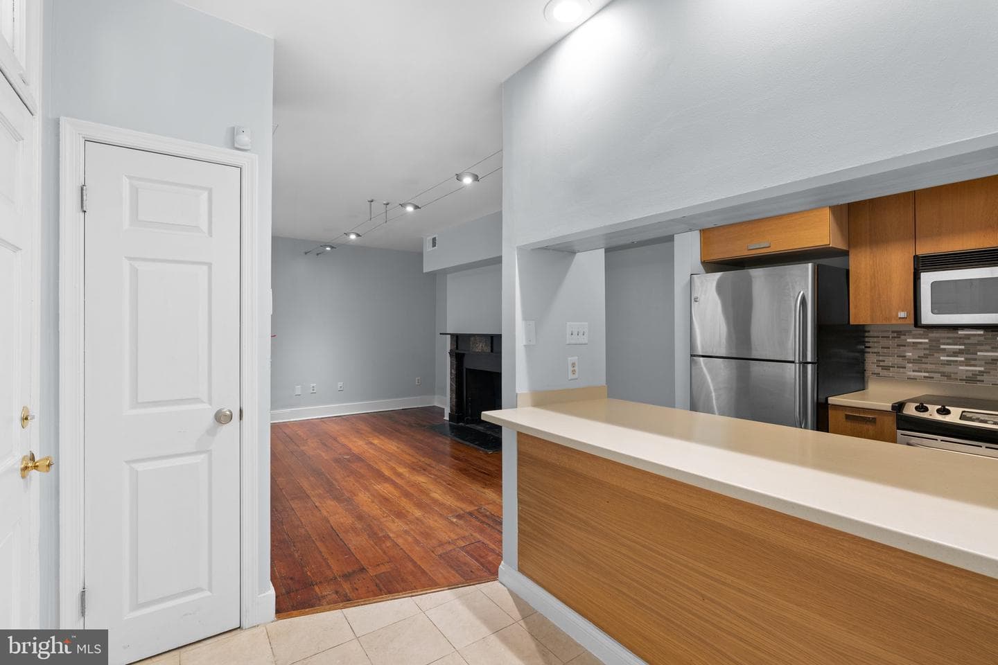 216 W Monument Street #1-R photo 14