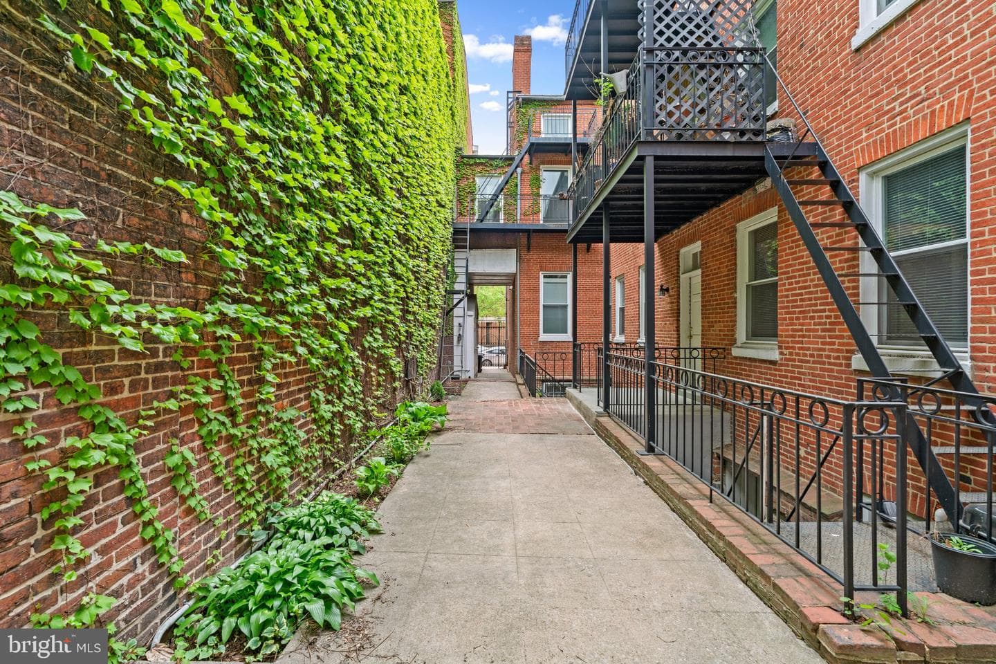 216 W Monument Street #1-R photo 25