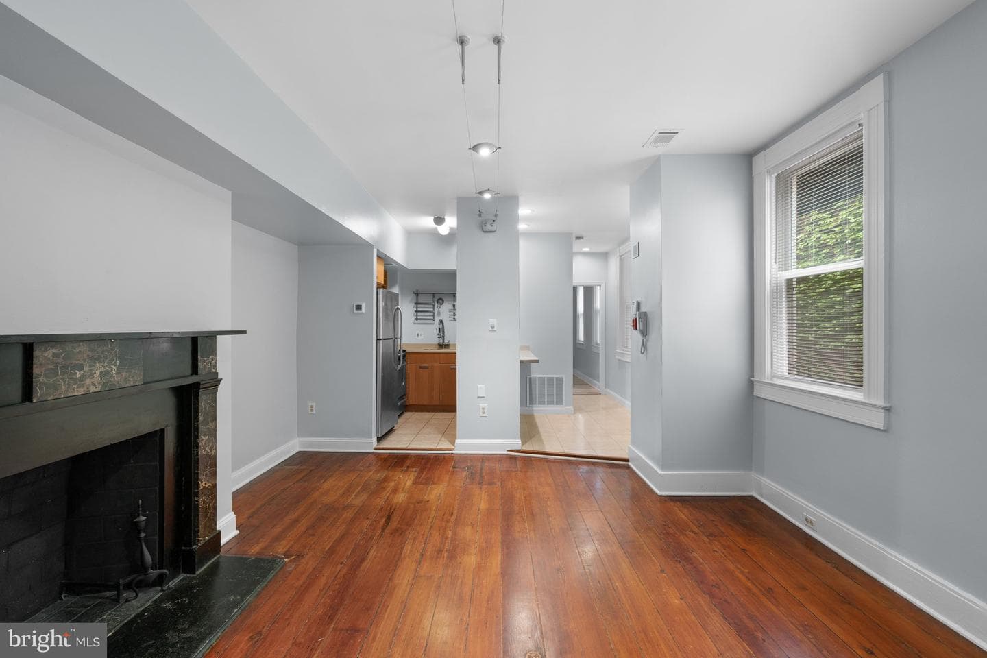 216 W Monument Street #1-R photo 4