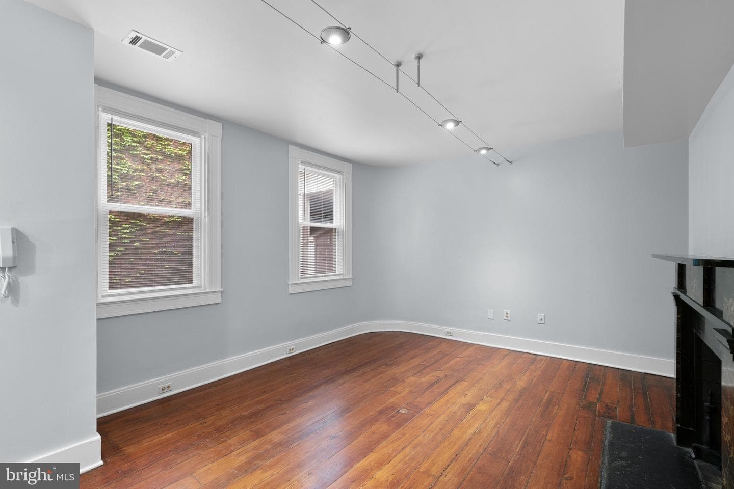 216 W Monument Street #1-R photo 8