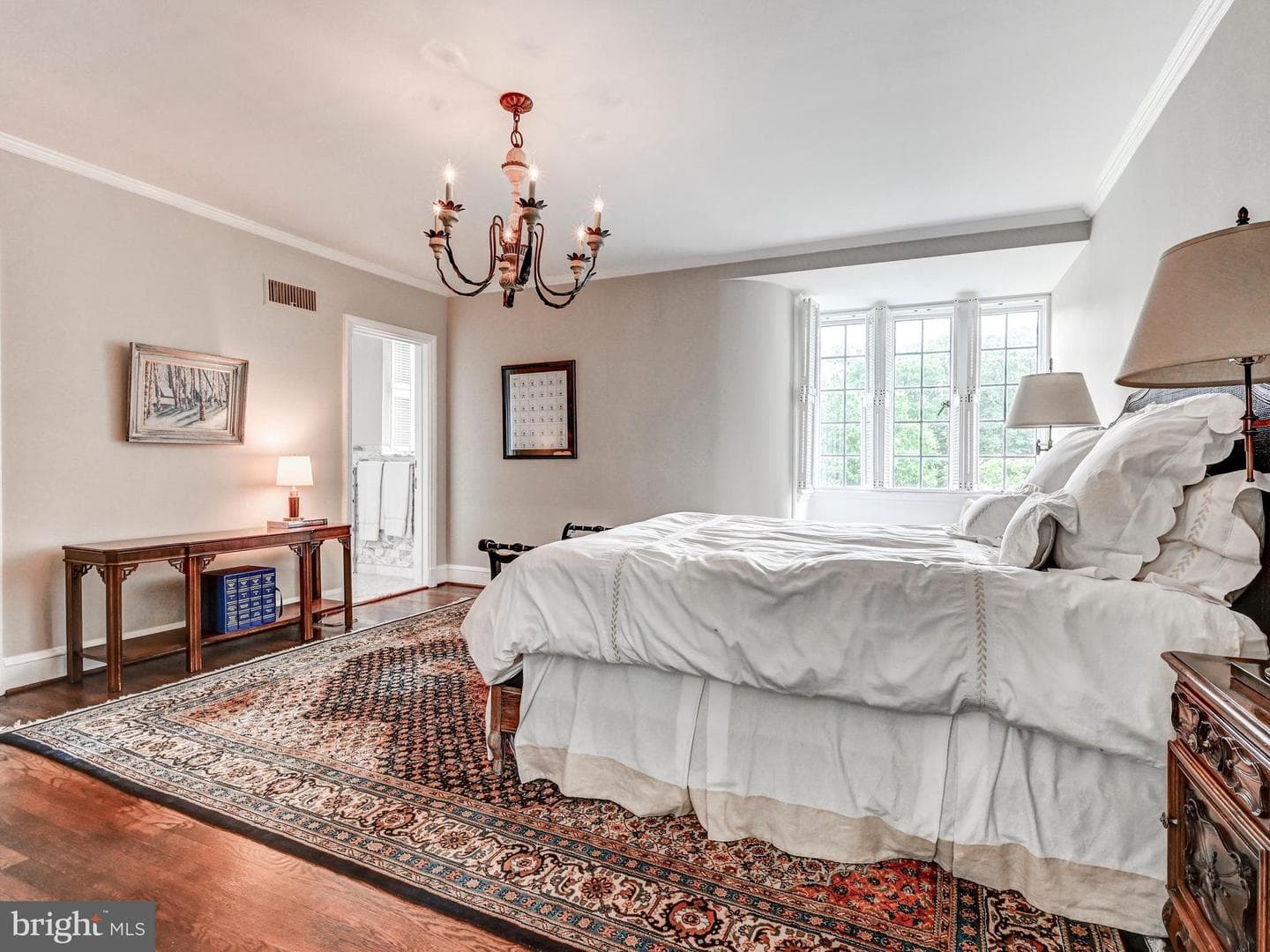 102 Cotswold Road photo 57