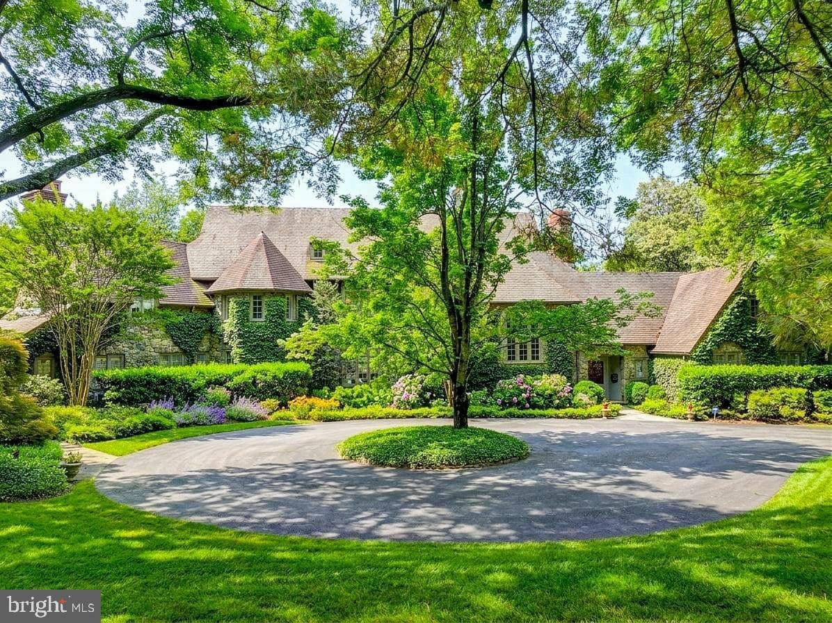 102 Cotswold Road photo 72