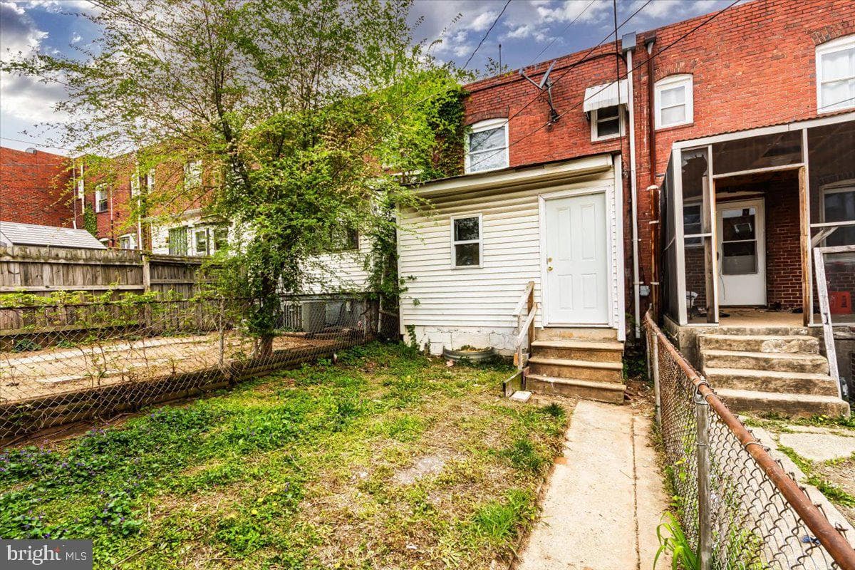 3825 10th Street photo 32