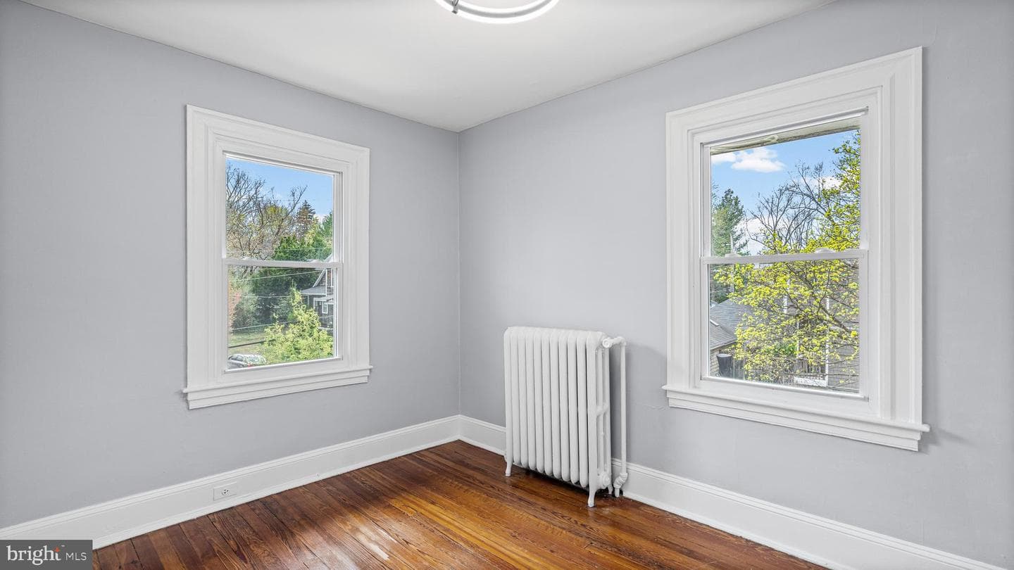 637 Deepdene Road photo 24