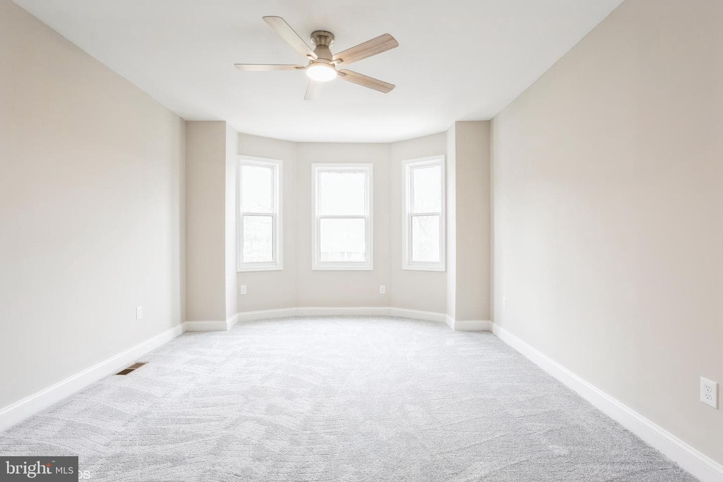 3025 Walbrook Avenue photo 9