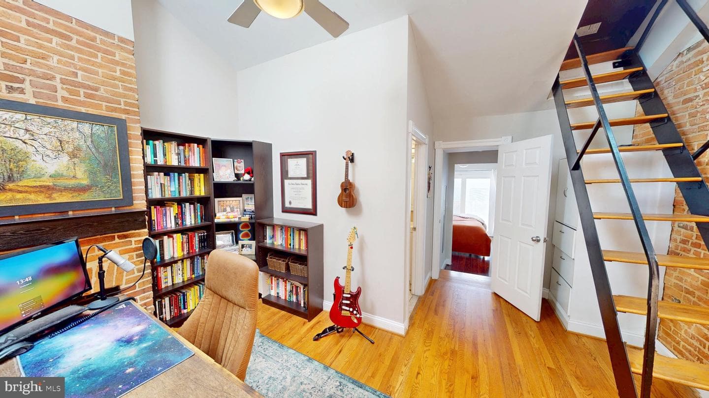 2107 Essex Street photo 13