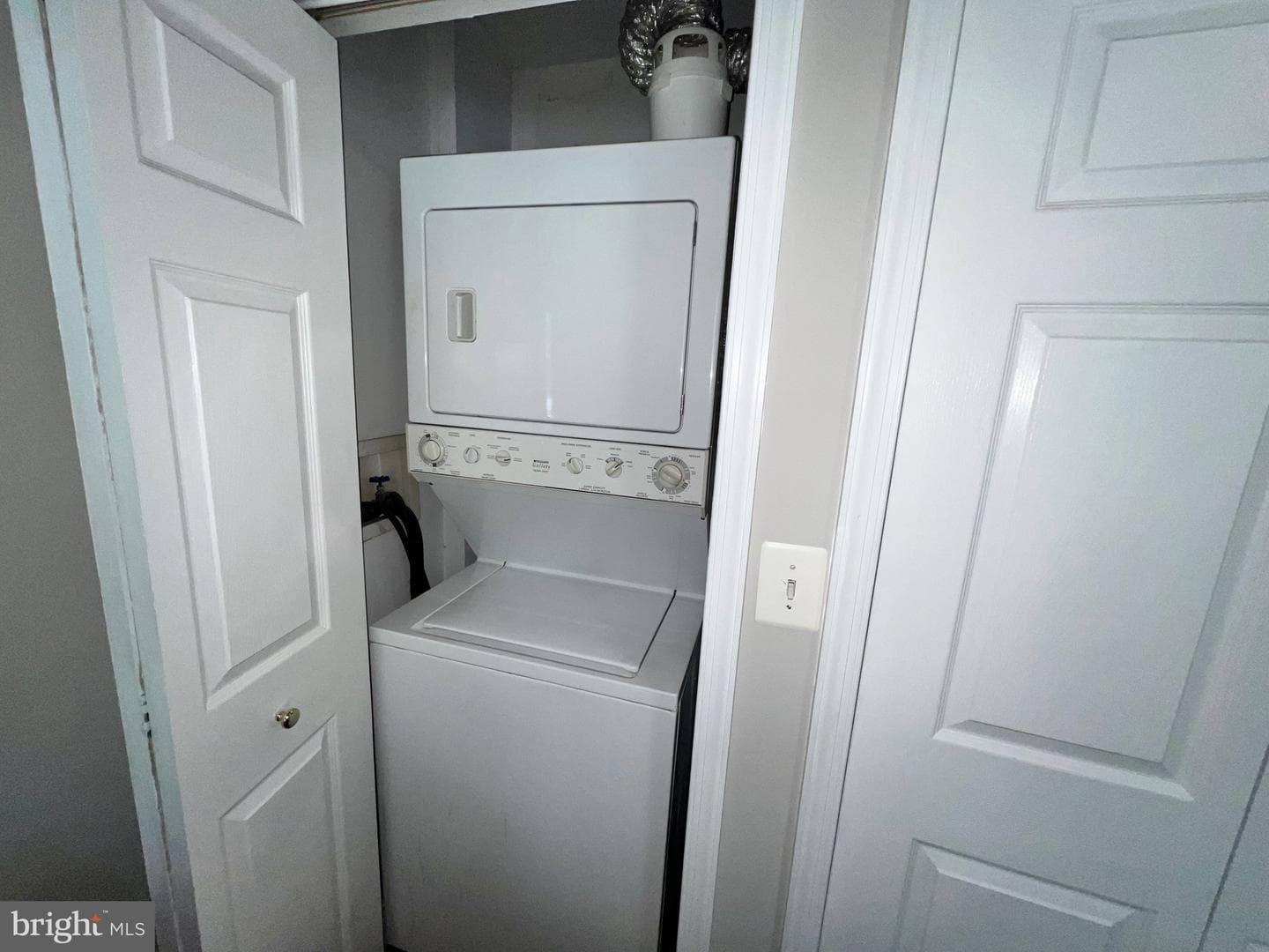 2107 Essex Street photo 21
