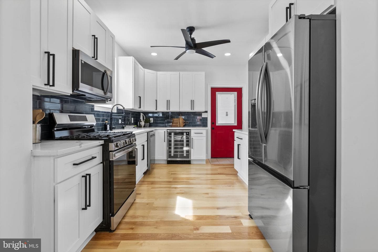 21 W Barney Street photo 14