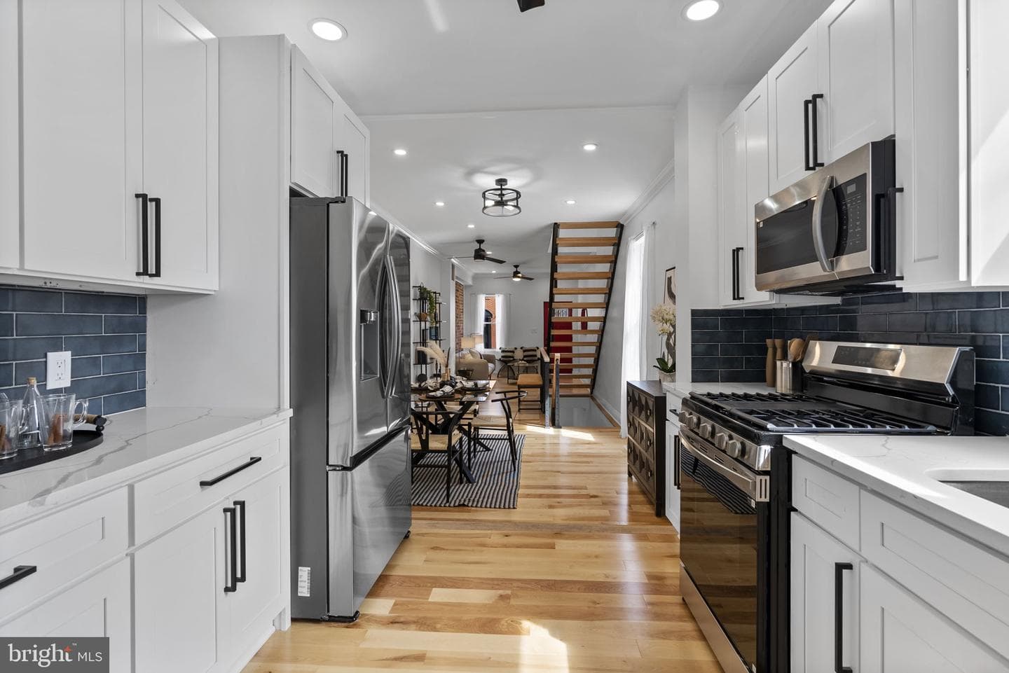 21 W Barney Street photo 16
