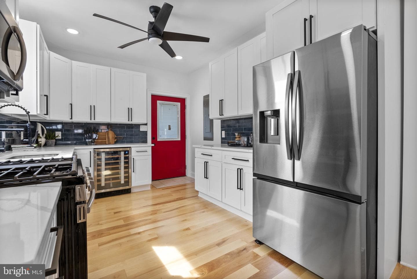 21 W Barney Street photo 2