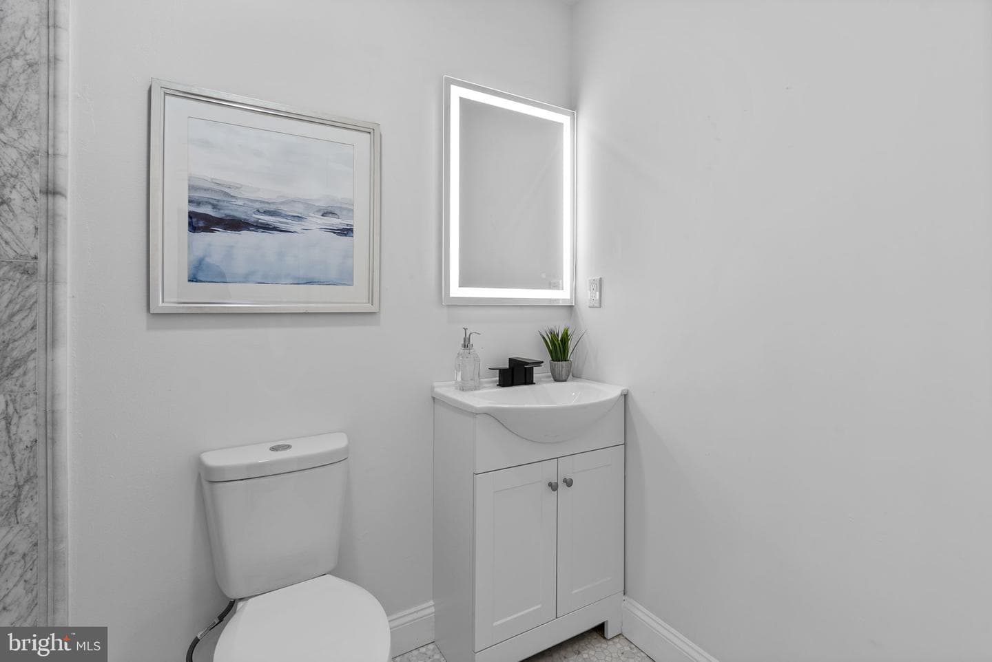 21 W Barney Street photo 22