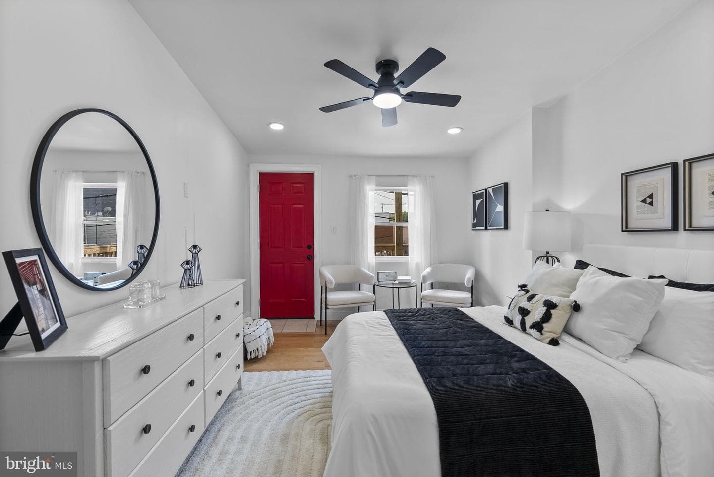 21 W Barney Street photo 25