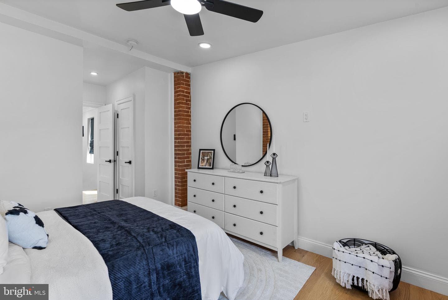 21 W Barney Street photo 27