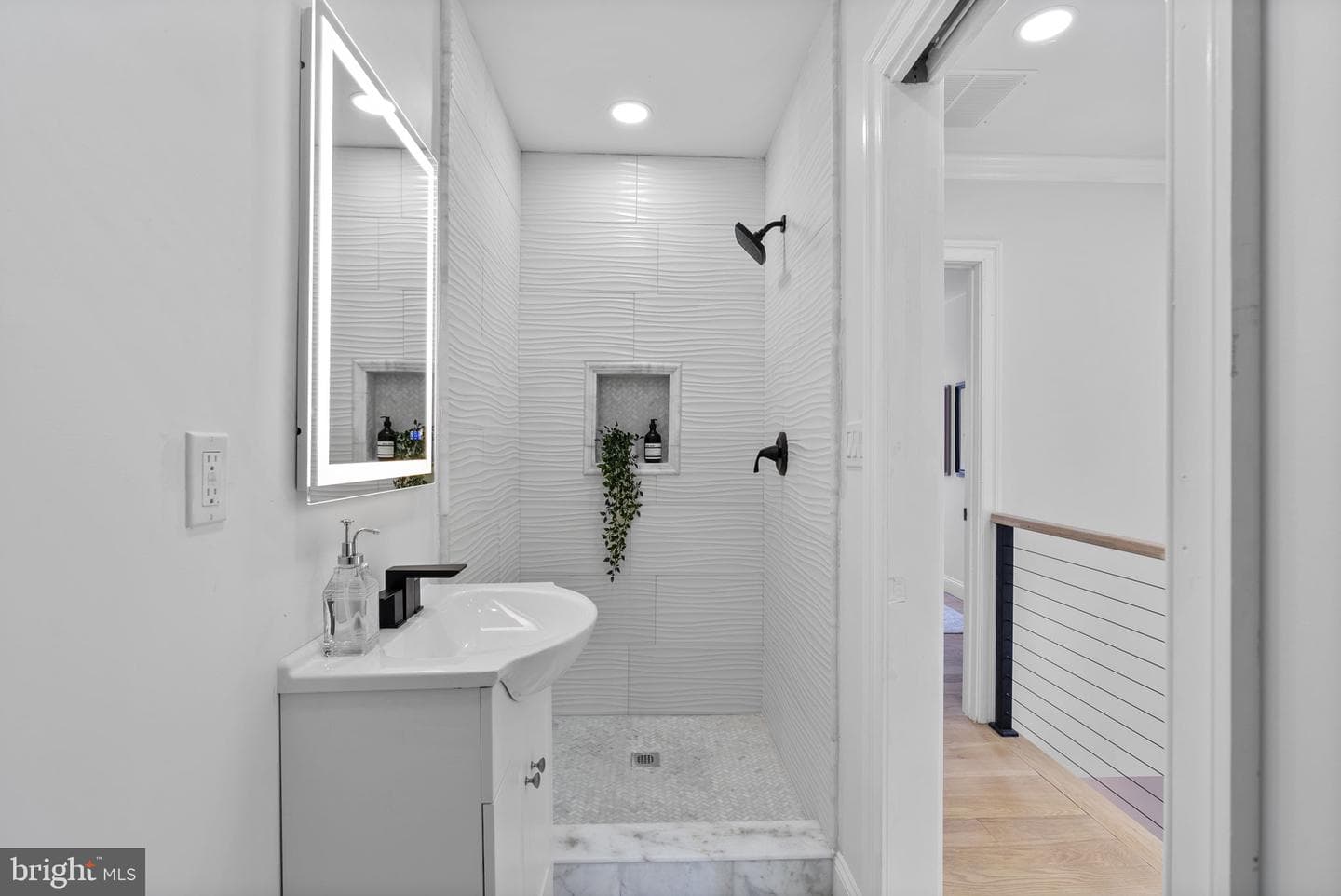 21 W Barney Street photo 33