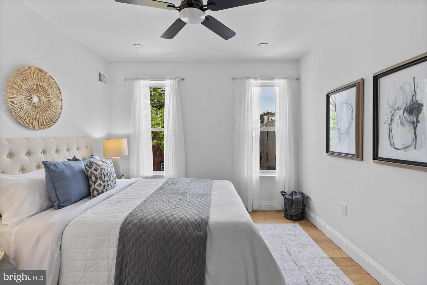 21 W Barney Street photo 36