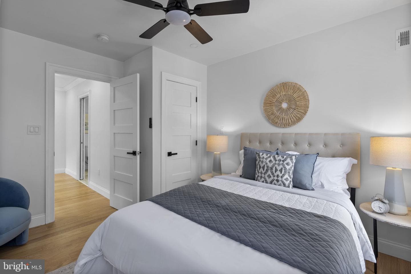 21 W Barney Street photo 38