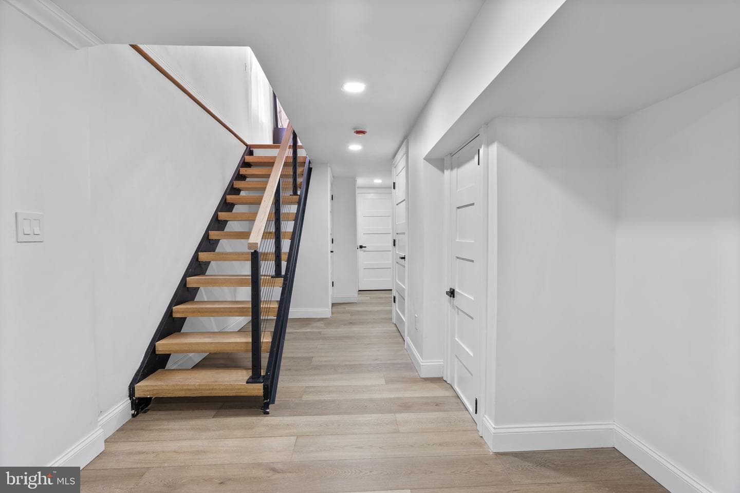 21 W Barney Street photo 42