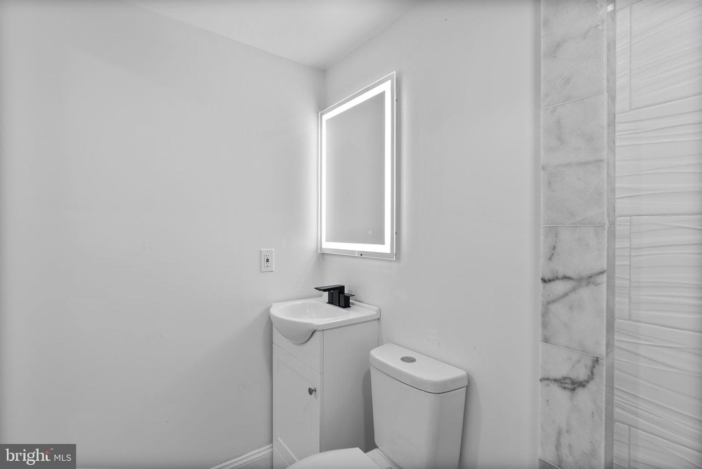 21 W Barney Street photo 46