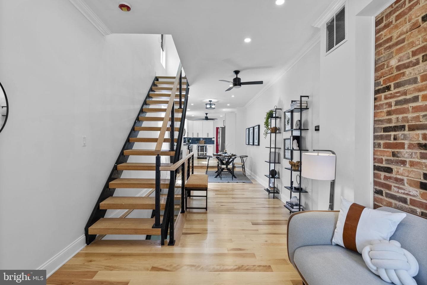 21 W Barney Street photo 6