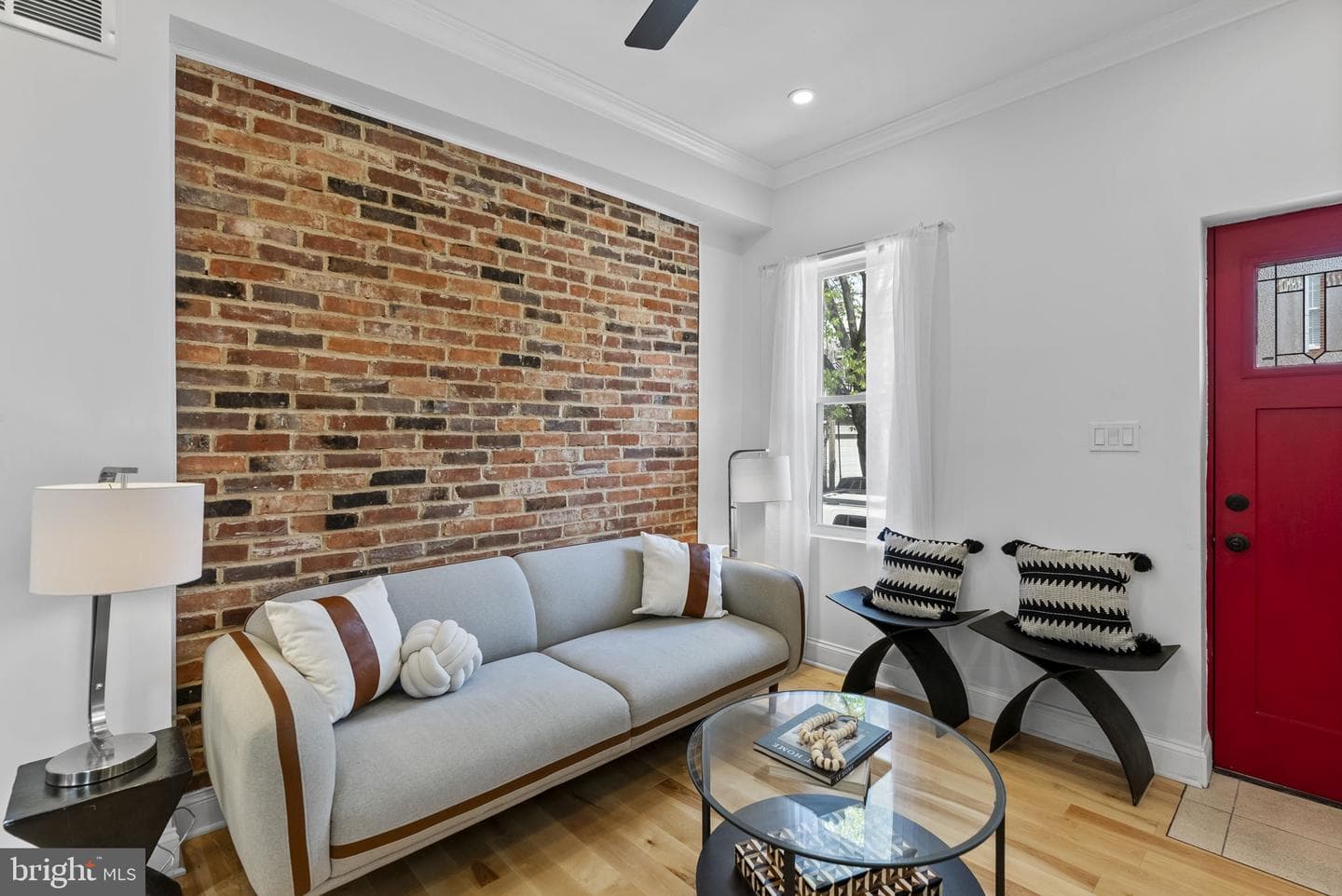 21 W Barney Street photo 7