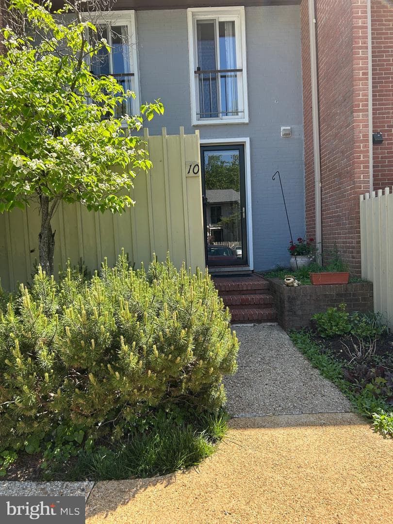 10 Bouton Green Court photo 11