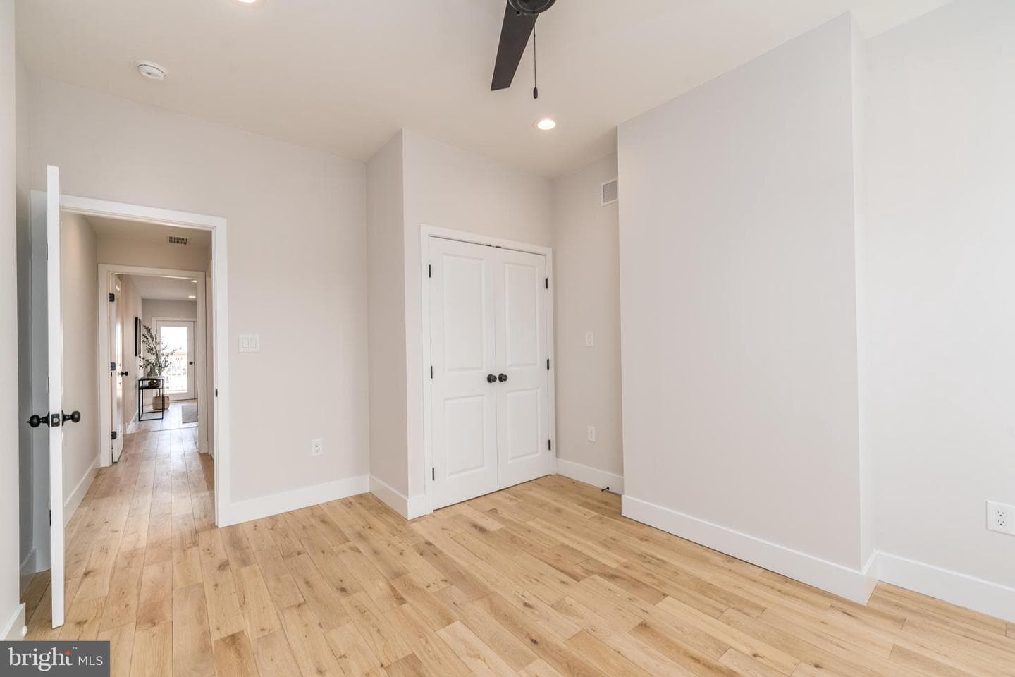 548 E Fort Avenue photo 26