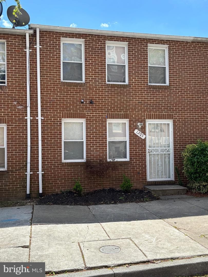 1205 Ashland Avenue photo 1