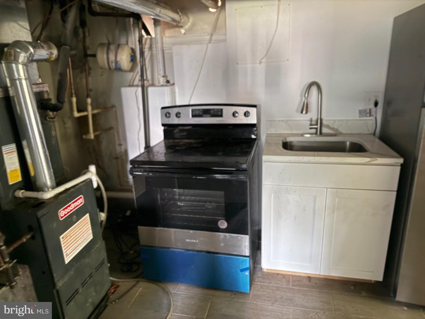727 E Cold Spring Lane photo 42