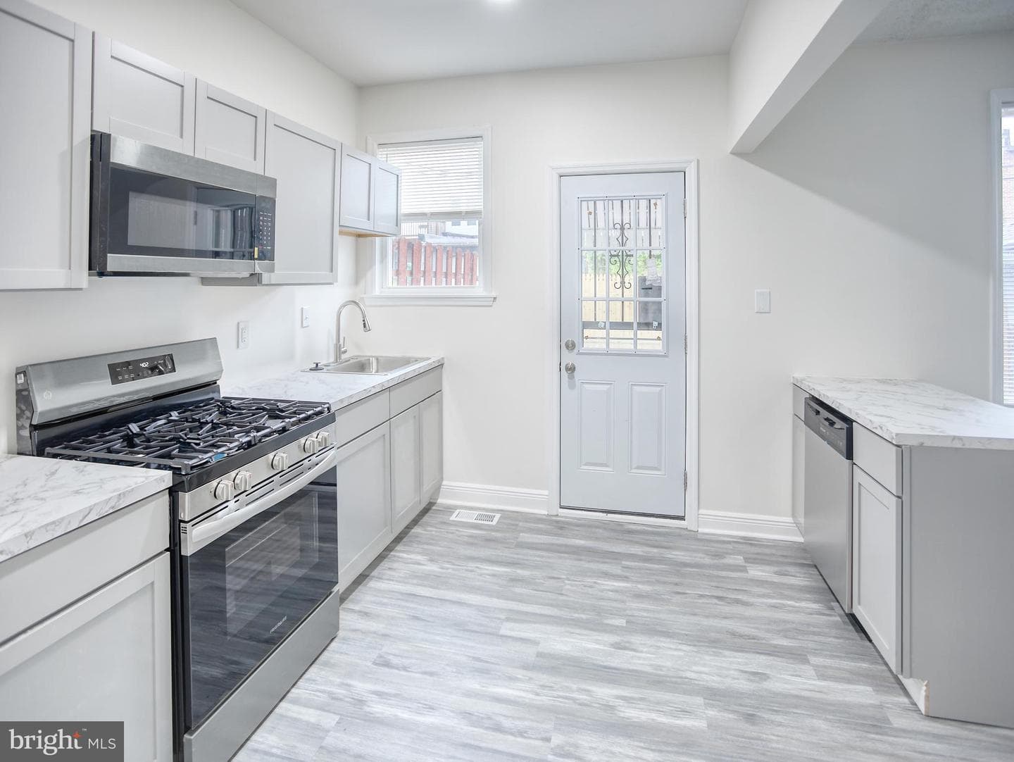 105 S Wickham Road photo 10