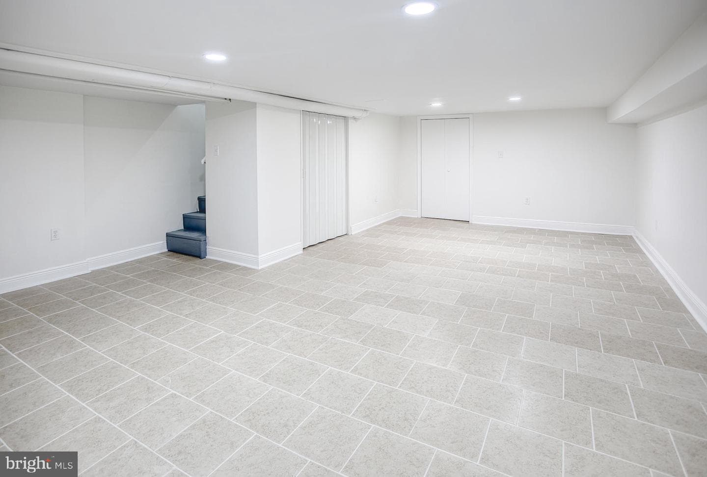 105 S Wickham Road photo 18