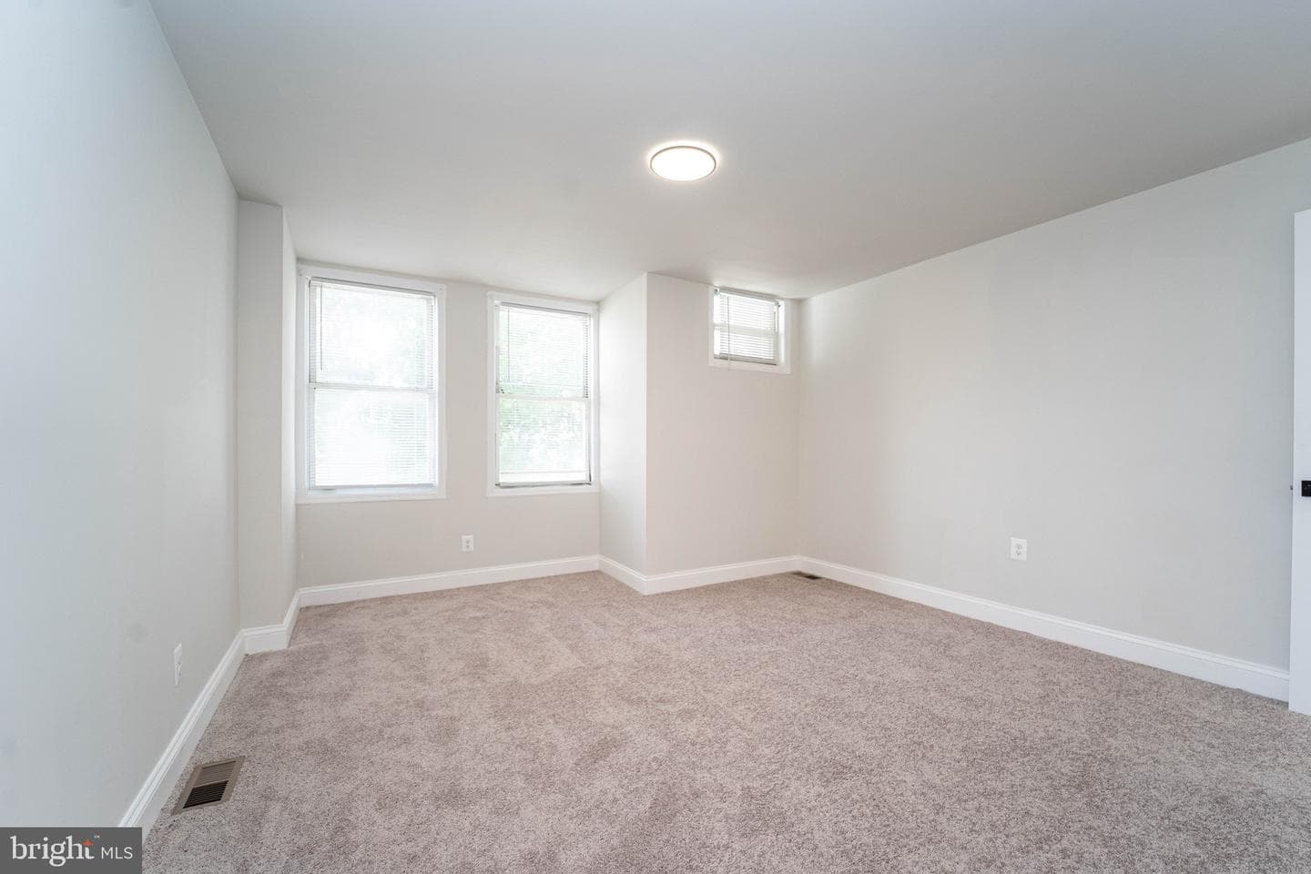 304 S Augusta Avenue photo 18