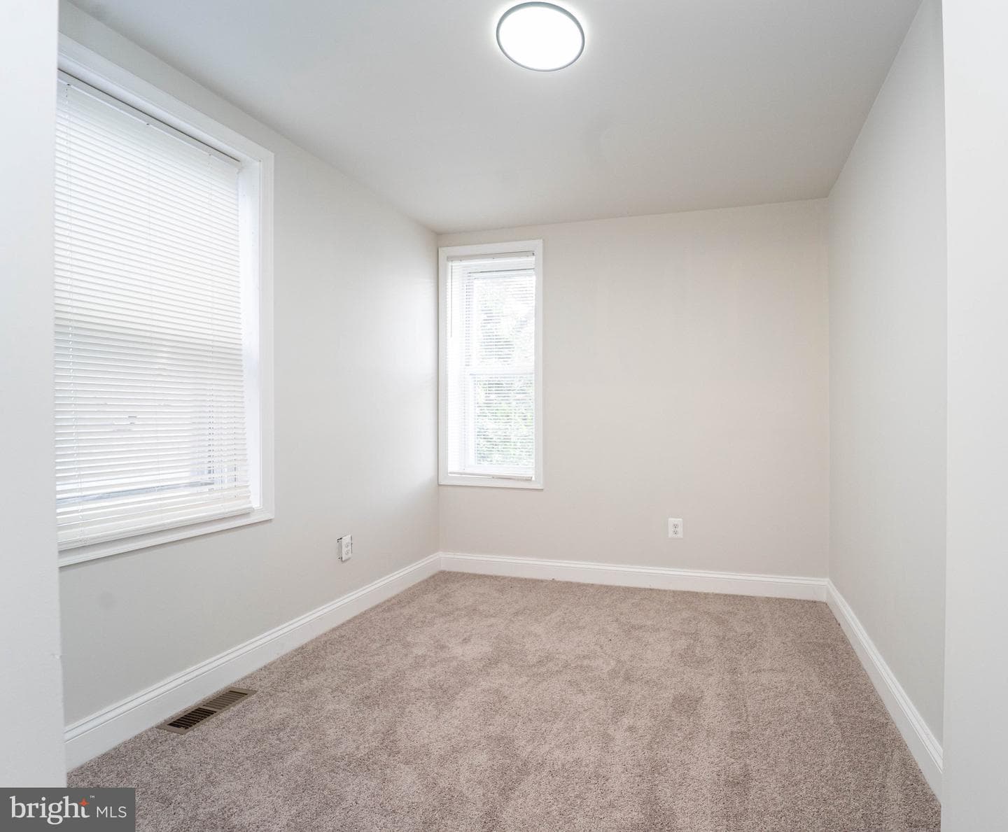 304 S Augusta Avenue photo 19