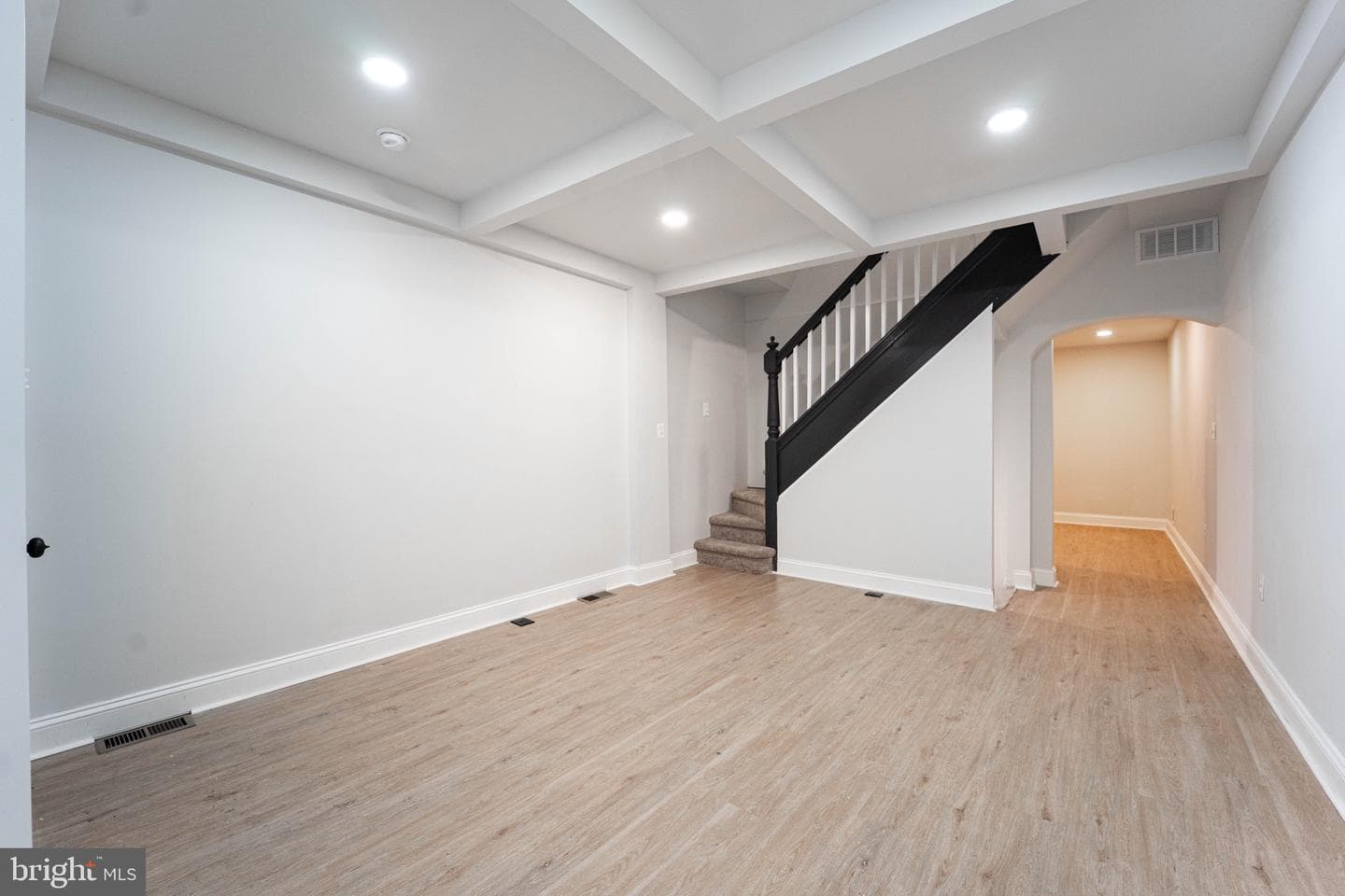 304 S Augusta Avenue photo 4