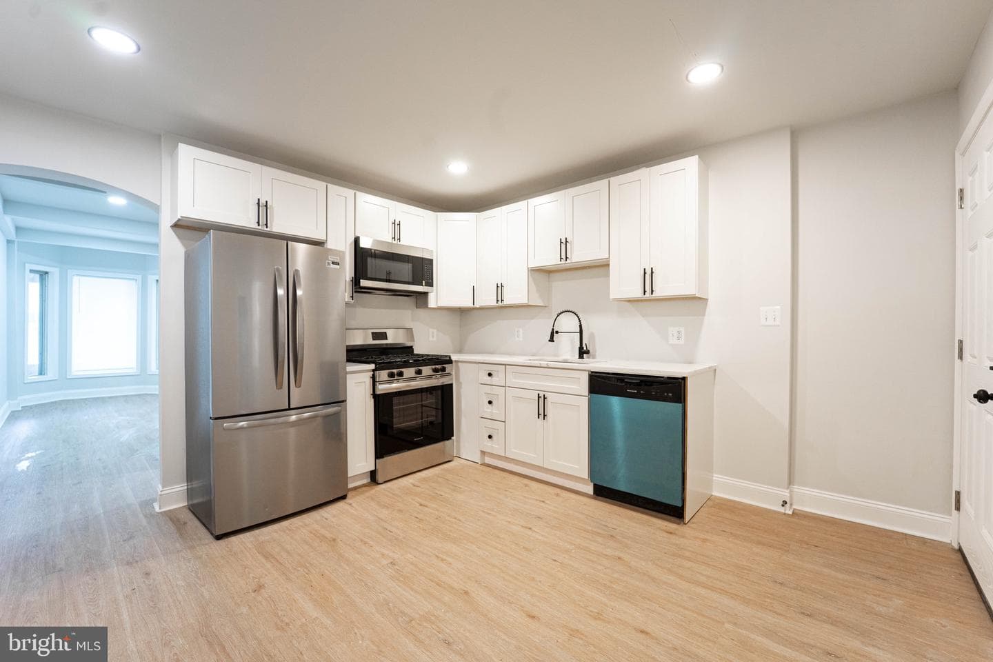304 S Augusta Avenue photo 8
