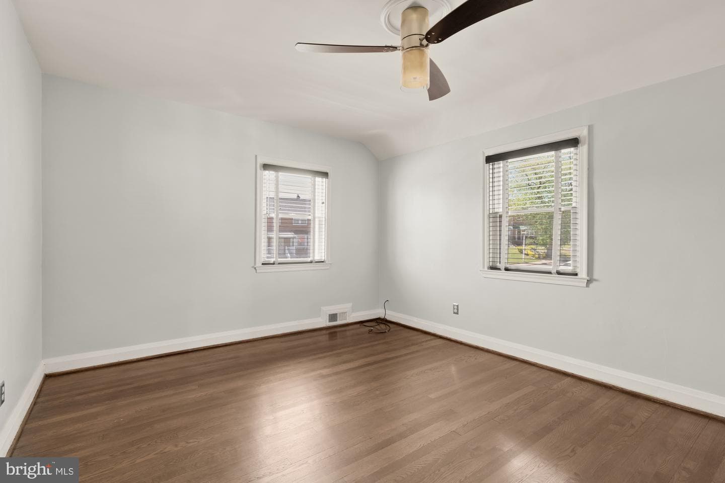 1220 Winston Avenue photo 21