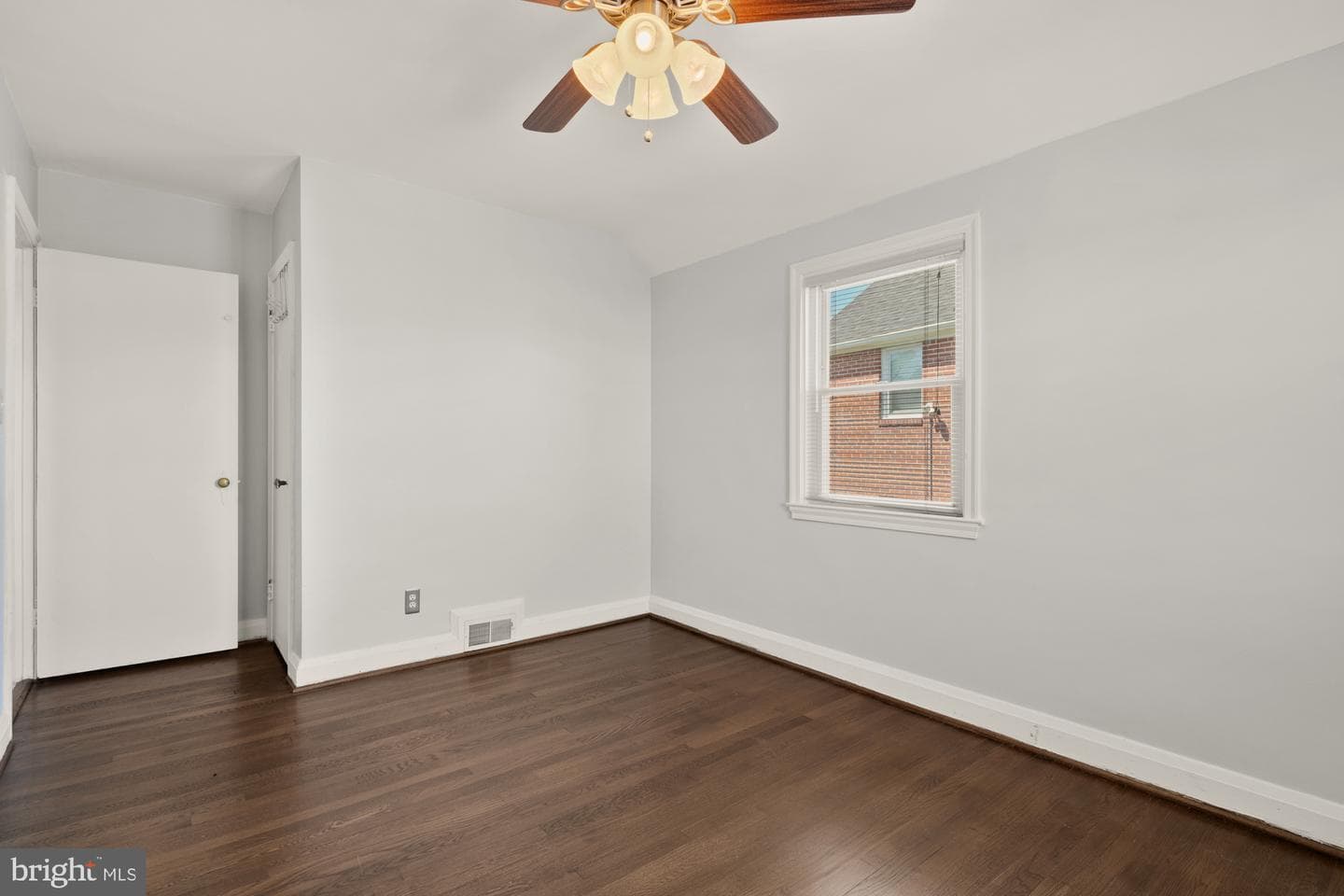 1220 Winston Avenue photo 27