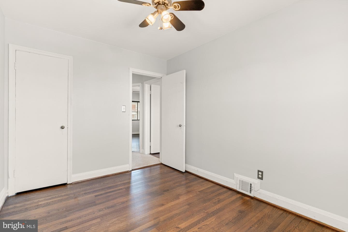 1220 Winston Avenue photo 28