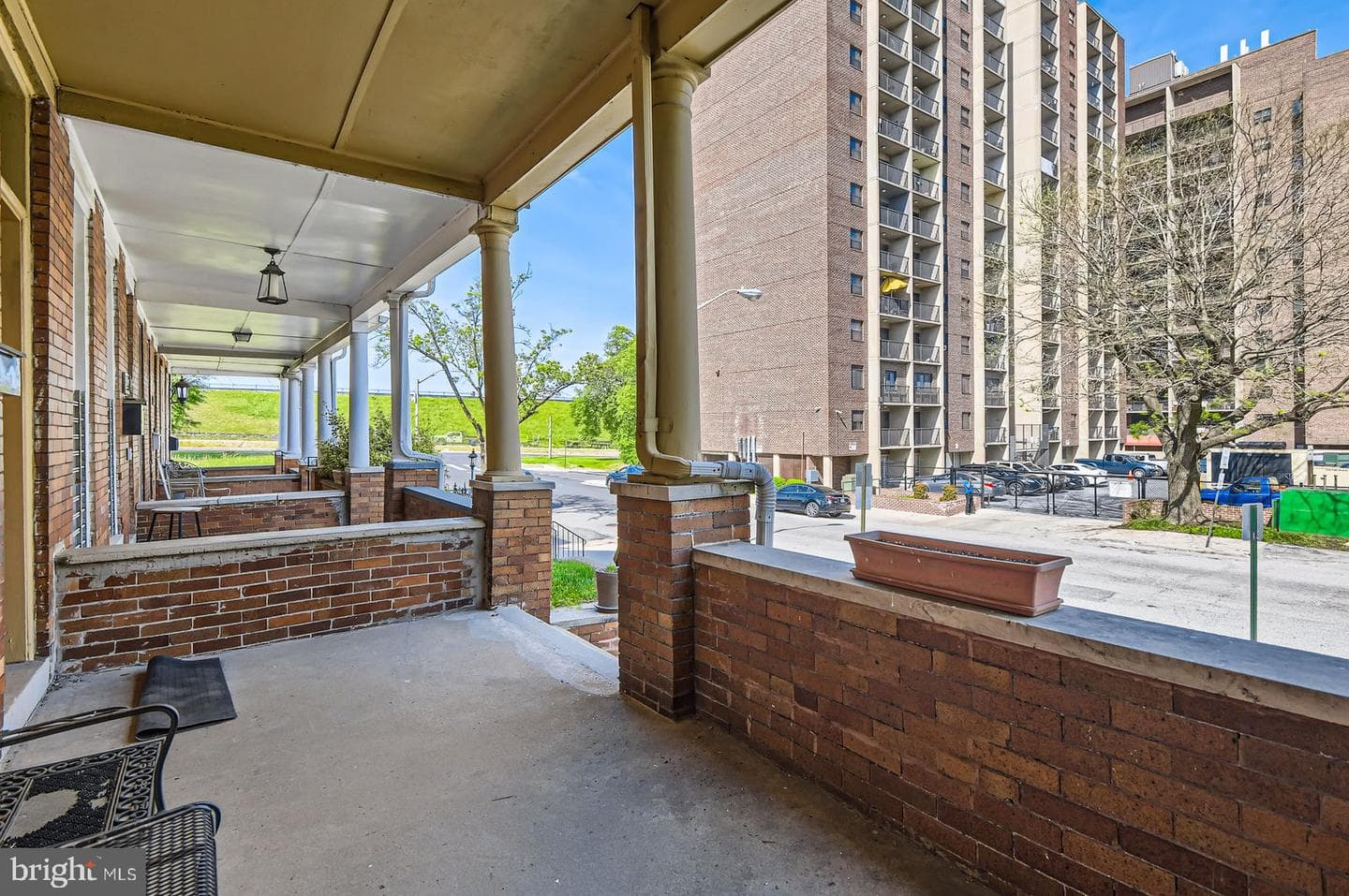 2464 Lakeview Avenue photo 4