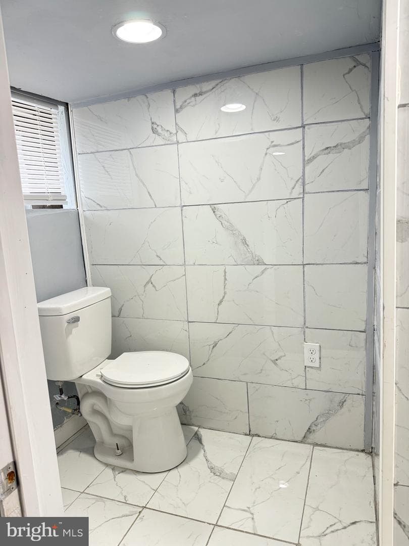 2526 W Franklin Street photo 20