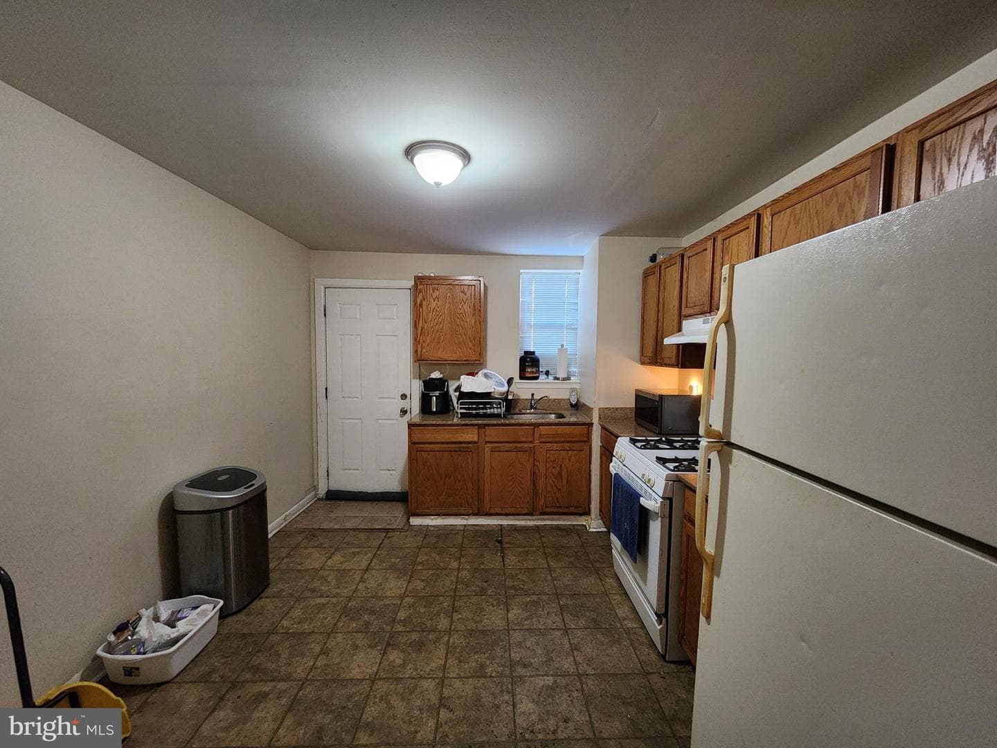 162 N Decker Avenue photo 7