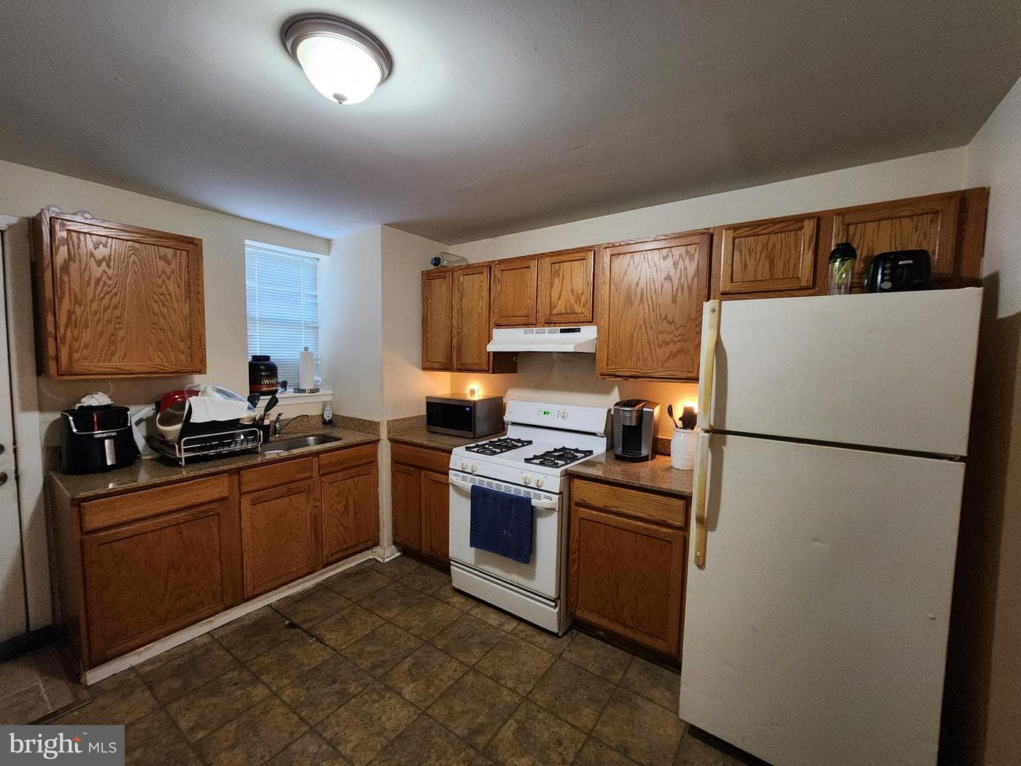 162 N Decker Avenue photo 8